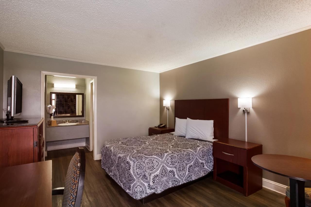 Knights Inn Fayetteville - Fort Bragg Extérieur photo