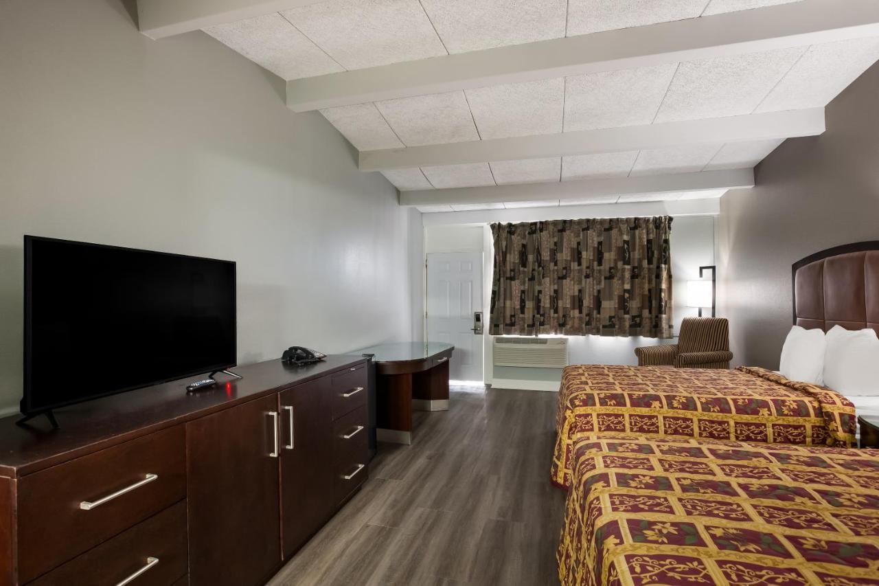 Knights Inn Fayetteville - Fort Bragg Extérieur photo