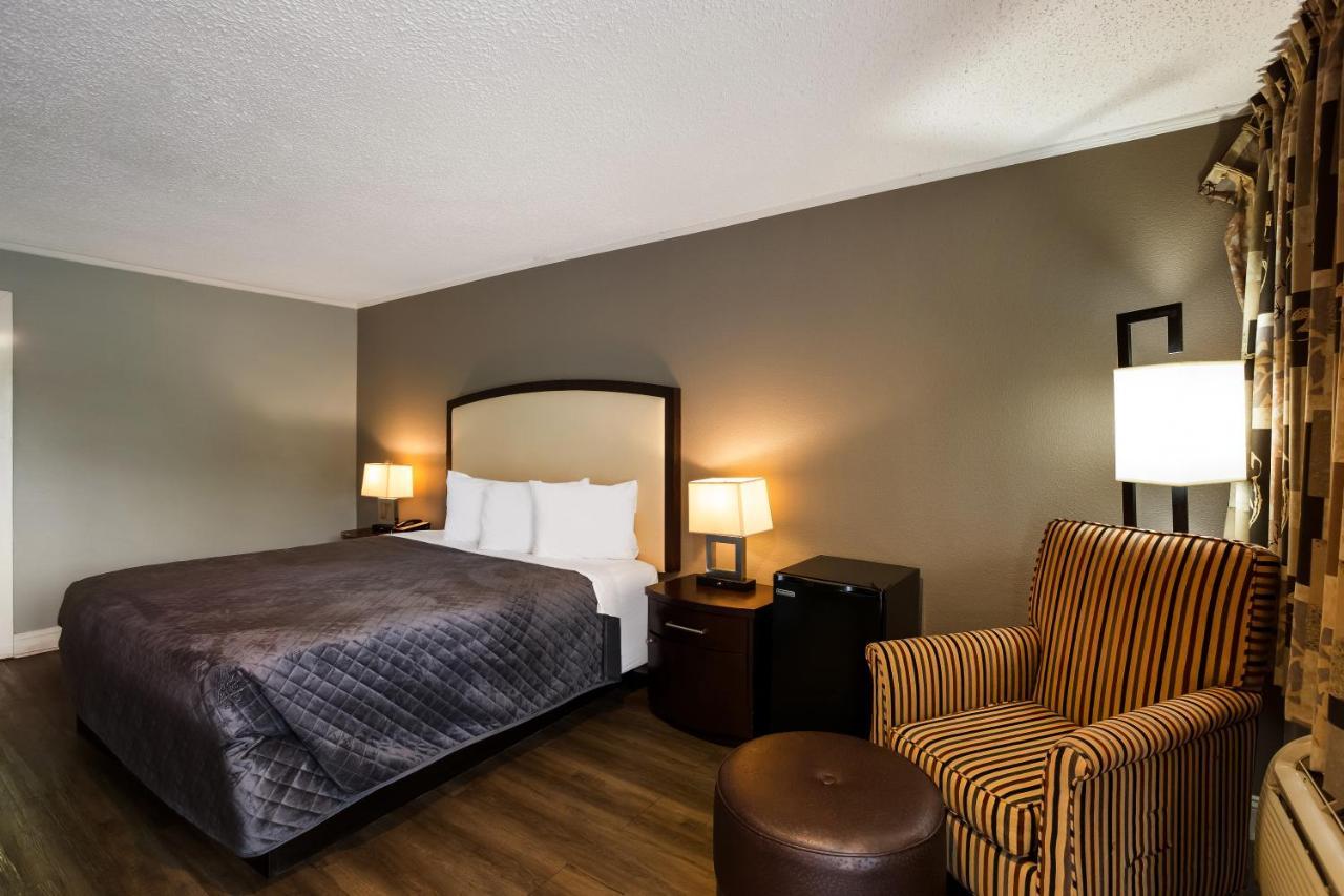 Knights Inn Fayetteville - Fort Bragg Extérieur photo