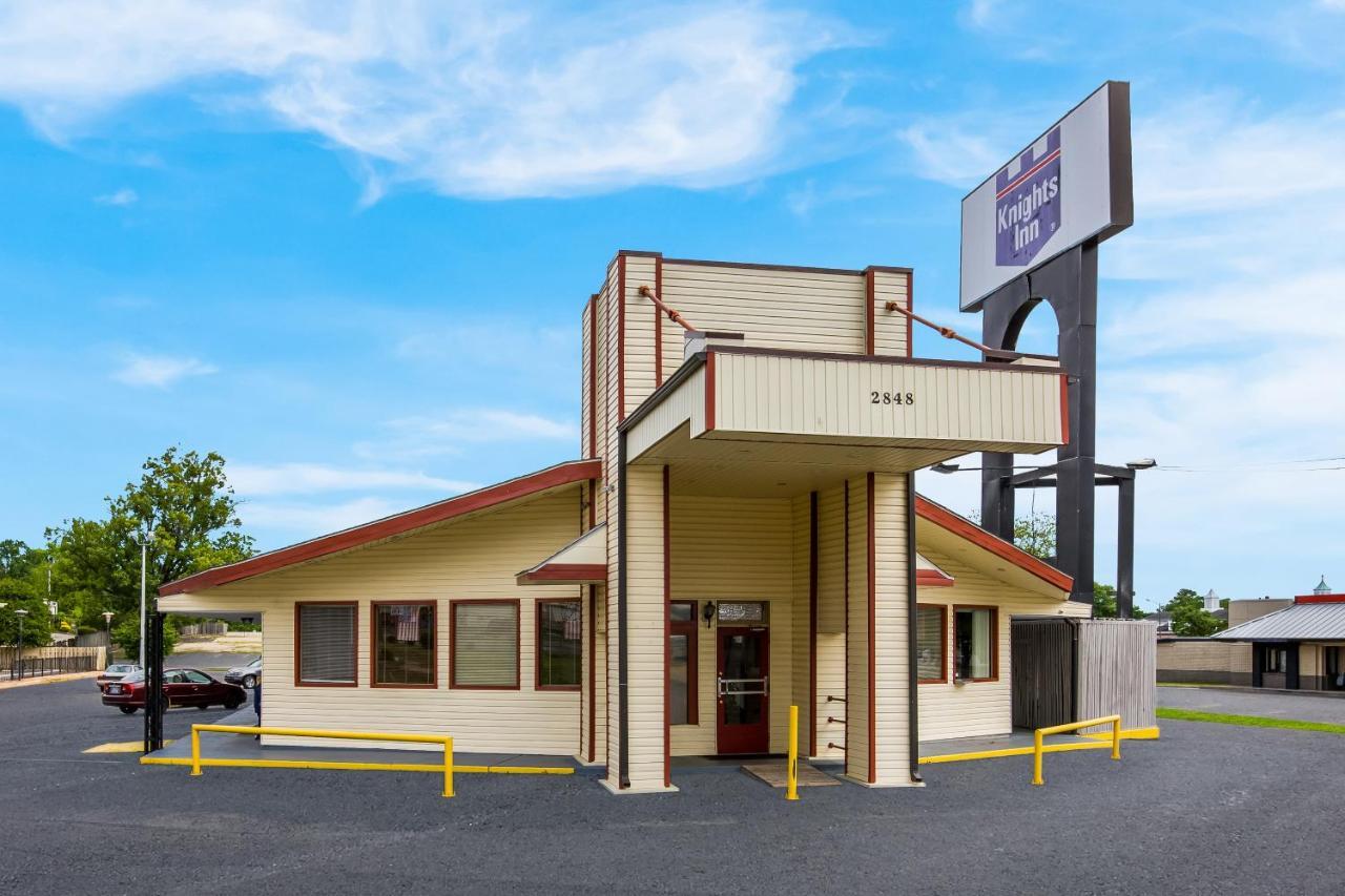 Knights Inn Fayetteville - Fort Bragg Extérieur photo